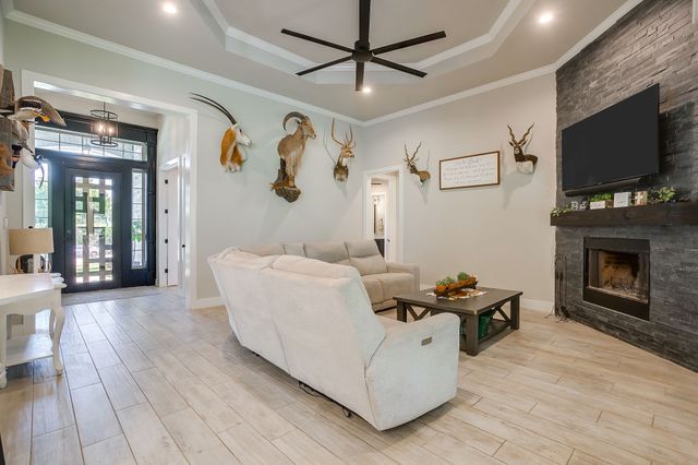 1011 Glenoaks Drive, Weatherford, TX 76088