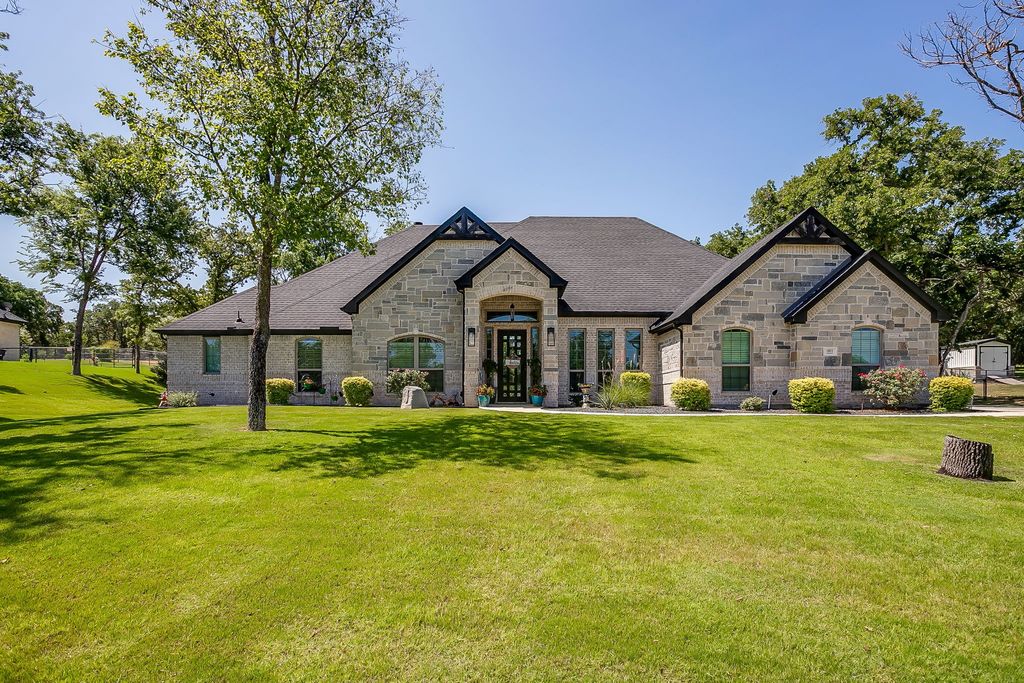 1011 Glenoaks Drive, Weatherford, TX 76088