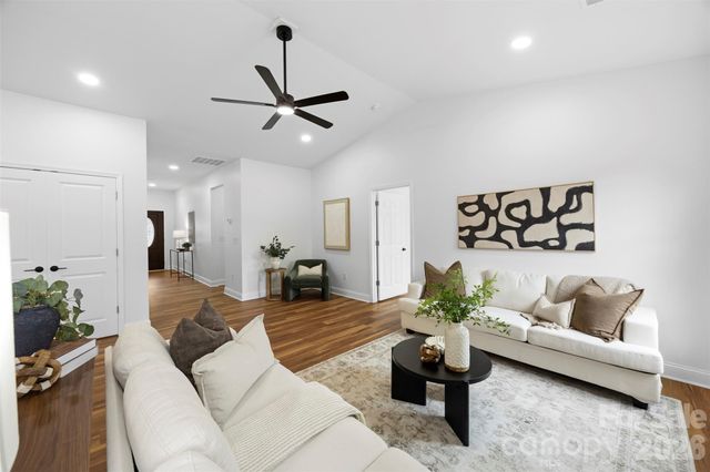 6911 Berea Avenue, Connelly Springs, NC 28612