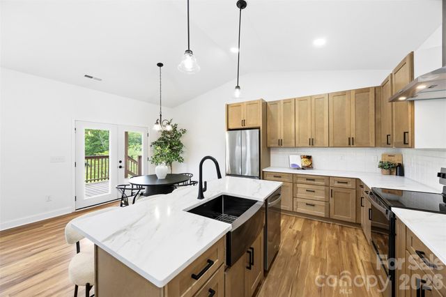 6911 Berea Avenue, Connelly Springs, NC 28612