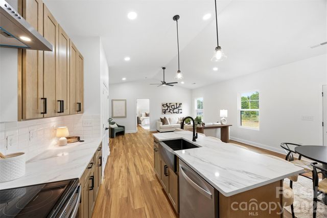 6911 Berea Avenue, Connelly Springs, NC 28612
