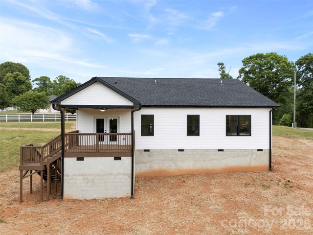 6911 Berea Avenue, Connelly Springs, NC 28612
