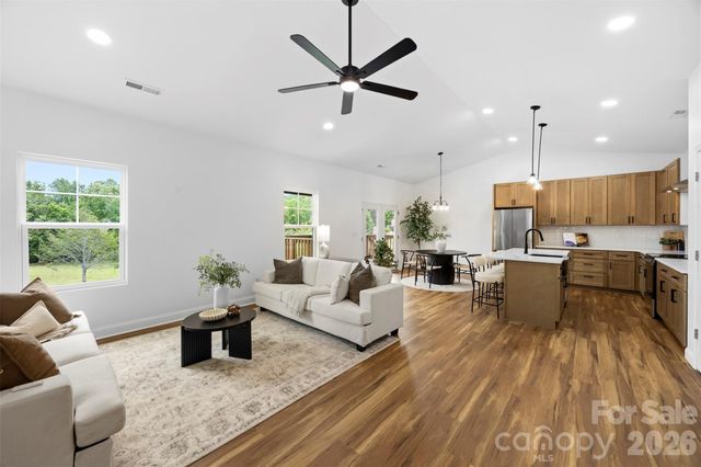 6911 Berea Avenue, Connelly Springs, NC 28612