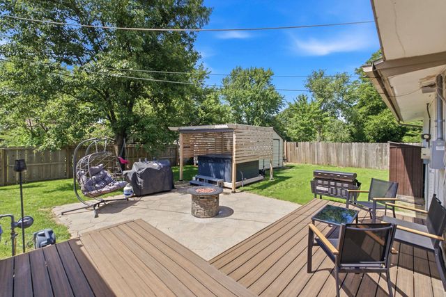 8421 W 9TH ST N, Wichita, KS 67212