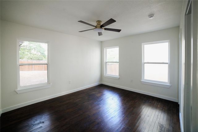 816 Kirkwood Drive, Dallas, TX 75218