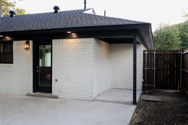 816 Kirkwood Drive, Dallas, TX 75218