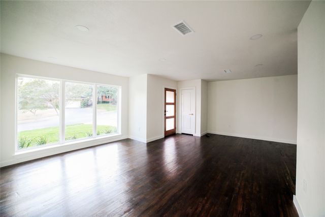 816 Kirkwood Drive, Dallas, TX 75218
