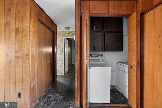 6 FIELD LN, Levittown, PA 19055