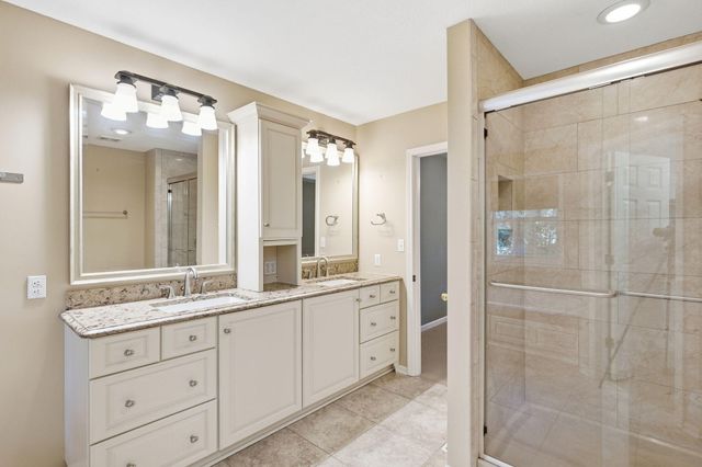 3005 GREENBRIAR DR, Columbia, MO 65203