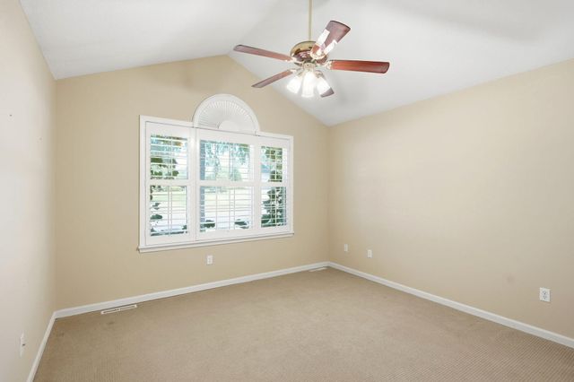 3005 GREENBRIAR DR, Columbia, MO 65203