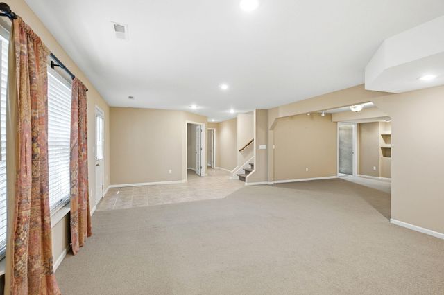 3005 GREENBRIAR DR, Columbia, MO 65203