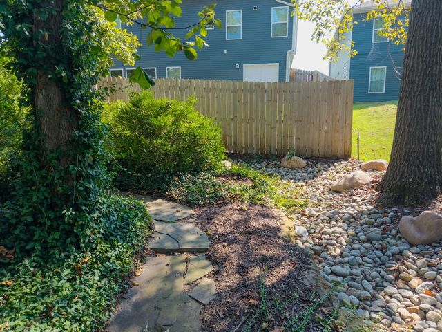 3005 GREENBRIAR DR, Columbia, MO 65203