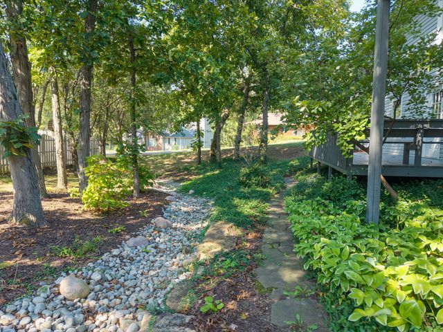 3005 GREENBRIAR DR, Columbia, MO 65203