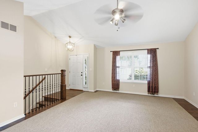 3005 GREENBRIAR DR, Columbia, MO 65203
