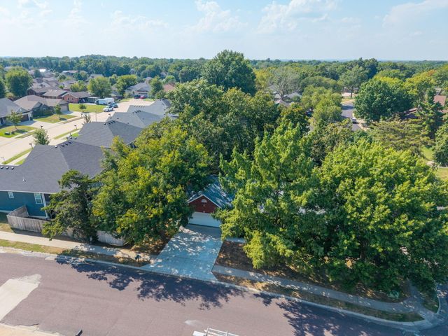 3005 GREENBRIAR DR, Columbia, MO 65203