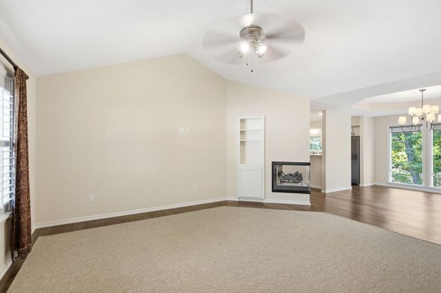 3005 GREENBRIAR DR, Columbia, MO 65203