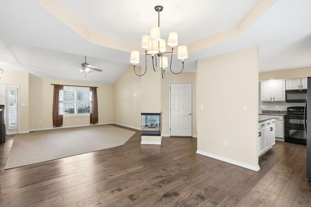 3005 GREENBRIAR DR, Columbia, MO 65203