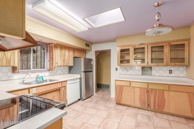 320 E ORANGE Drive, Casa Grande, AZ 85122