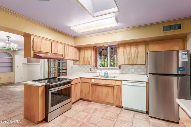 320 E ORANGE Drive, Casa Grande, AZ 85122