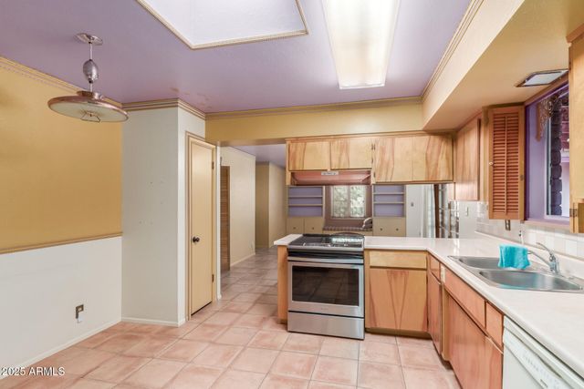 320 E ORANGE Drive, Casa Grande, AZ 85122