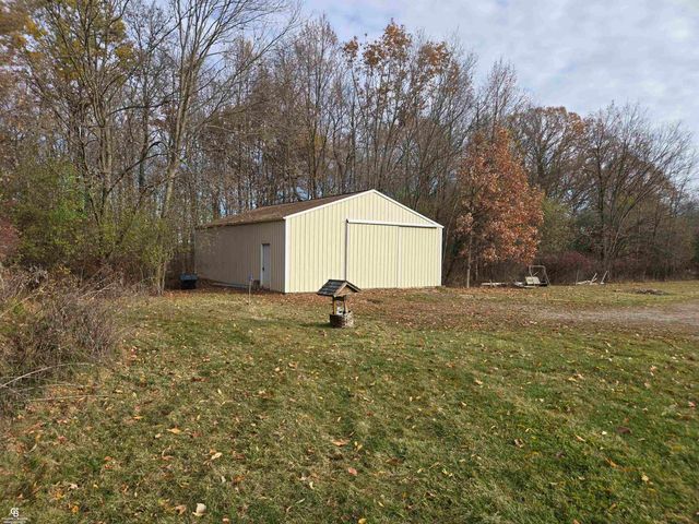6151 Duce Road, Avoca, MI 48006