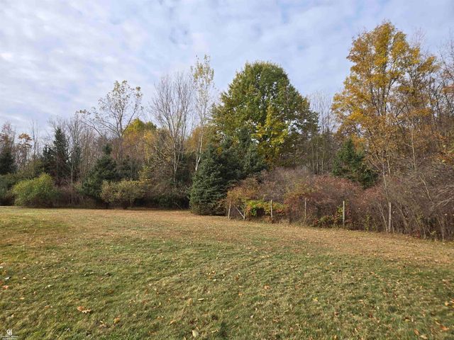 6151 Duce Road, Avoca, MI 48006