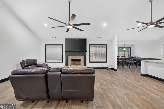 305 McMillian Court NW, Winder, GA 30680