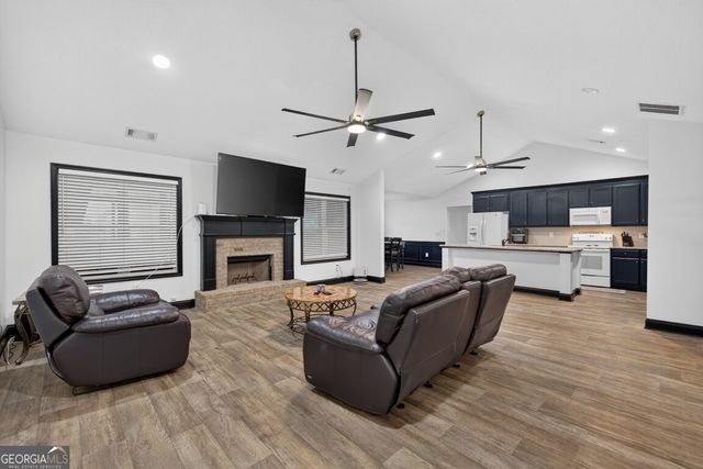 305 McMillian Court NW, Winder, GA 30680