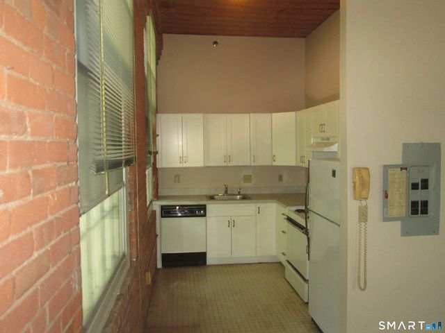 10 North Main Street 3-10, Beacon Falls, CT 06403