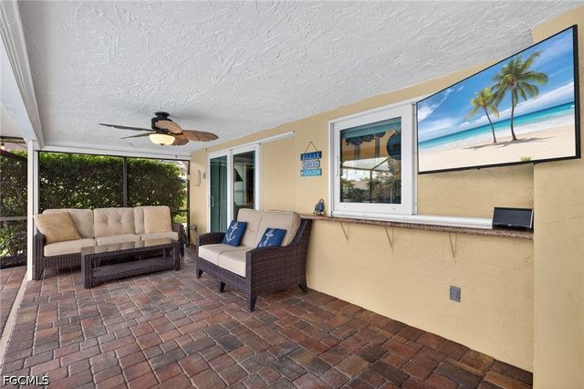 2317 SE 27th TER, Cape Coral, FL 33904