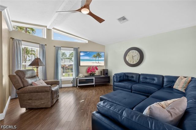 2317 SE 27th TER, Cape Coral, FL 33904