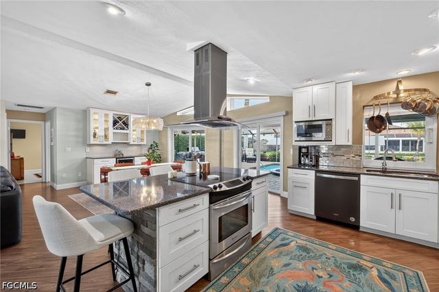 2317 SE 27th TER, Cape Coral, FL 33904