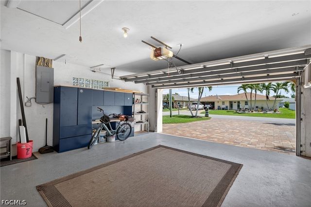 2317 SE 27th TER, Cape Coral, FL 33904