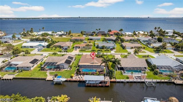 2317 SE 27th TER, Cape Coral, FL 33904