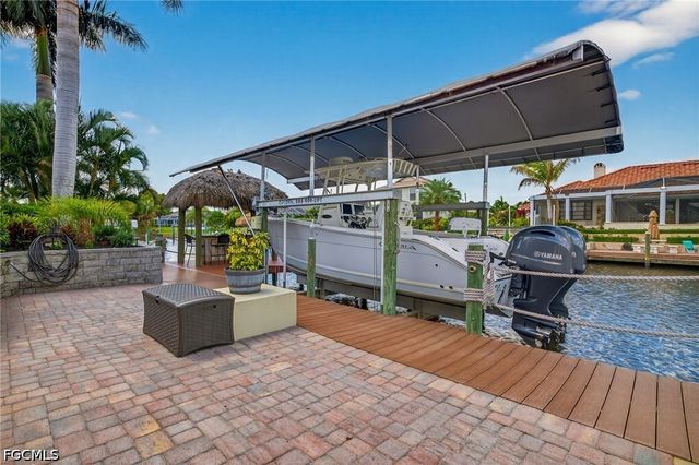 2317 SE 27th TER, Cape Coral, FL 33904