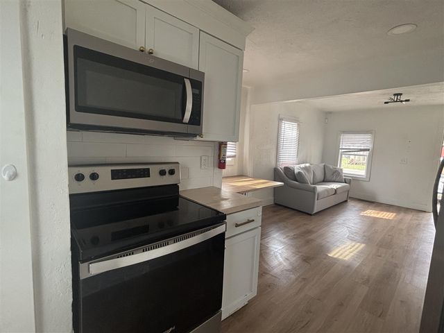 2228 Regent Street, Kalamazoo, MI 49004