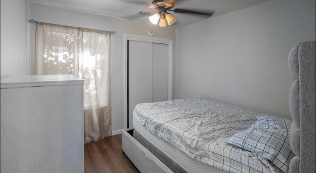 1708 N Oak Park Street, Visalia, CA 93291