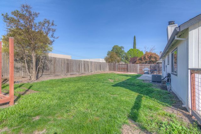 2886 Leslie Ln, West Sacramento, CA 95691