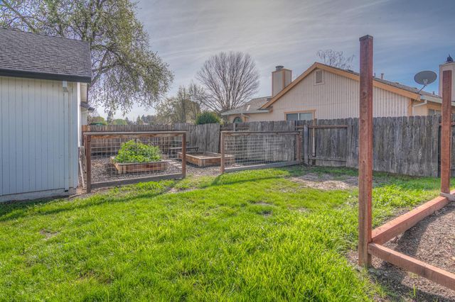2886 Leslie Ln, West Sacramento, CA 95691