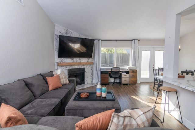 2886 Leslie Ln, West Sacramento, CA 95691