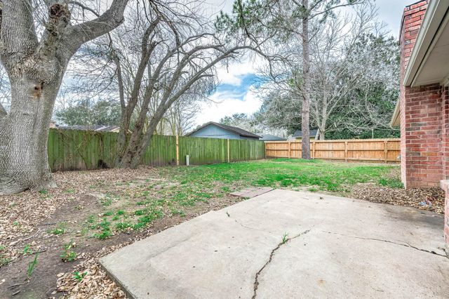 2014 Briar Ridge Drive, Rosenberg, TX 77471