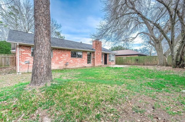 2014 Briar Ridge Drive, Rosenberg, TX 77471