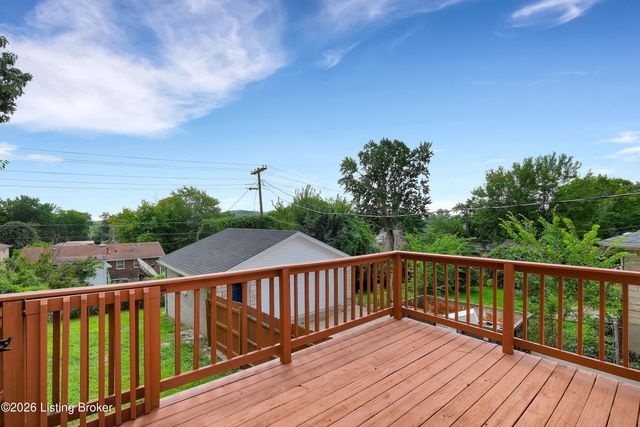 7537 Manslick Rd, Louisville, KY 40214