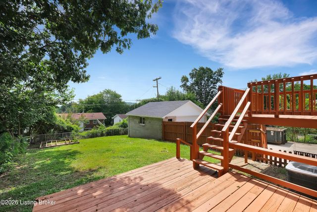7537 Manslick Rd, Louisville, KY 40214