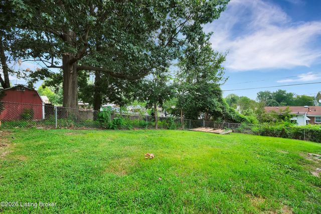 7537 Manslick Rd, Louisville, KY 40214