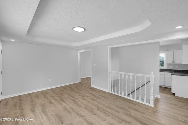 7537 Manslick Rd, Louisville, KY 40214