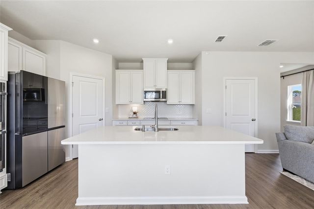 5000 BEAR LAKE LOOP, Deland, FL 32724