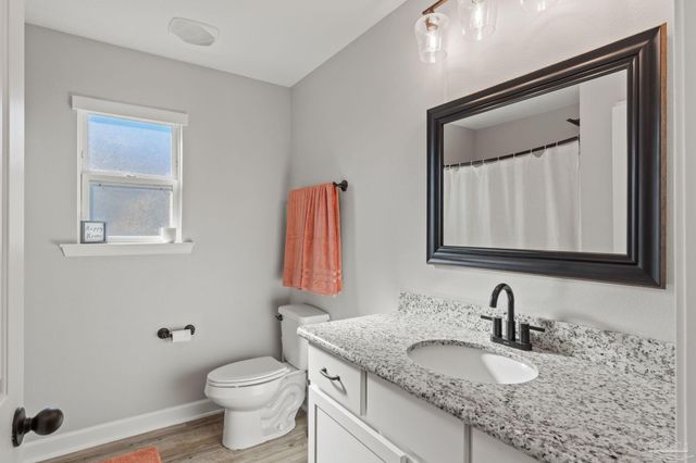 1978 Guseman Rd, Gulf Breeze, FL 32563