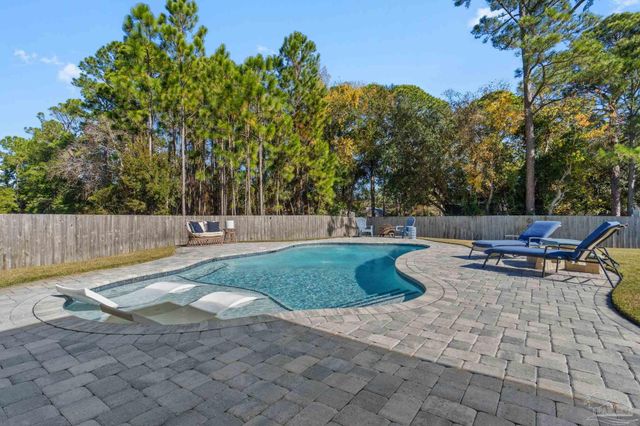 1978 Guseman Rd, Gulf Breeze, FL 32563