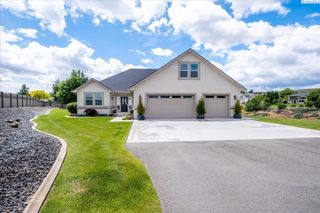 87021 Summit View Dr, Kennewick, WA 99338
